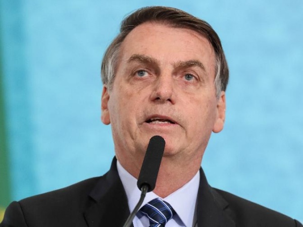 Bolsonaro concede indulto de Natal a policiais condenados