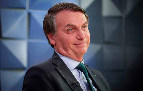 Bolsonaro afirma que ‘Lula é carta fora do baralho’