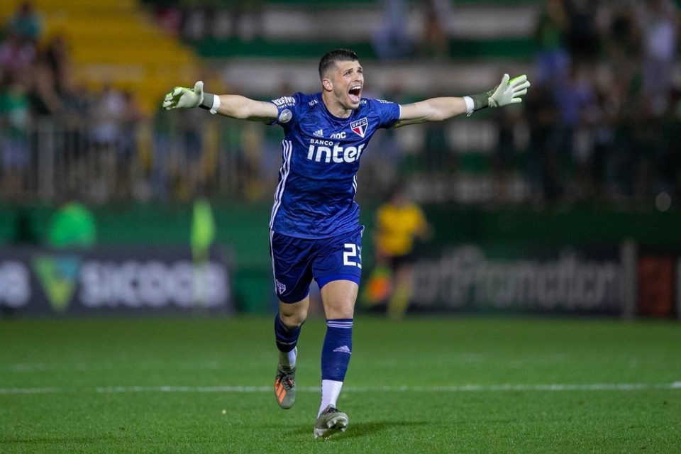 Tiago Volpi celebra permanência no São Paulo: ‘Melhor presente’