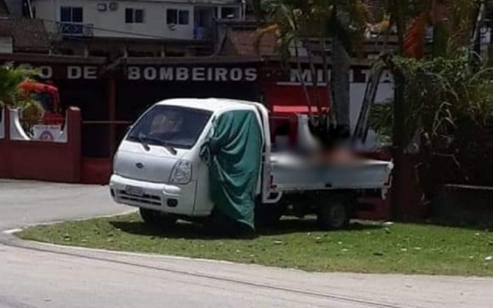 7 corpos são deixados em caminhão após tiroteios em Angra dos Reis