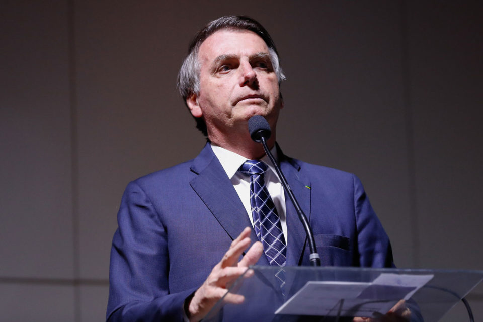 Bolsonaro sanciona lei do Médicos pelo Brasil