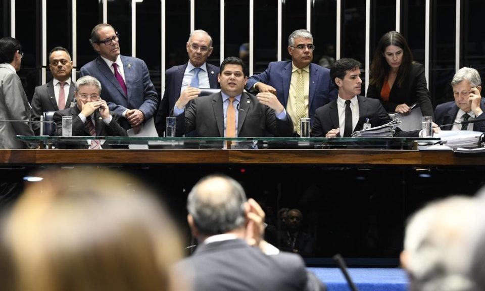 Senado aprova pacote anticrime e projeto vai à sanção de Bolsonaro