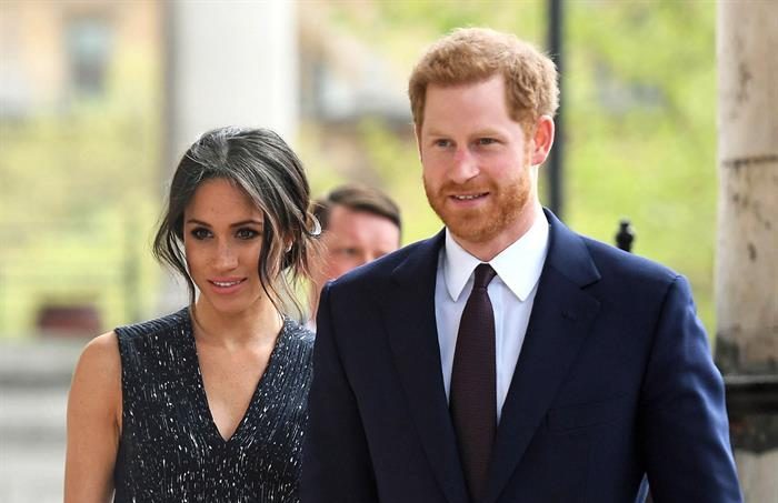 Príncipe Harry e Meghan Markle ganharão mesada de um ano