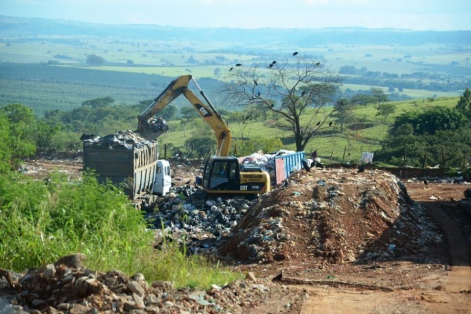 Marília tem nova piora em sustentabilidade da limpeza urbana