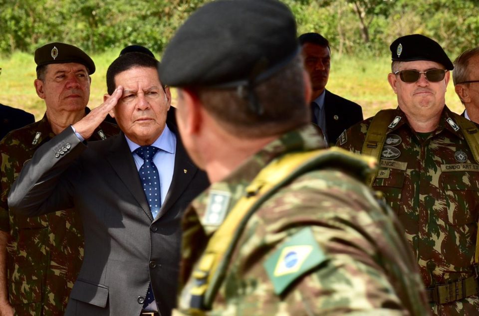 Mourão inaugura base de comando de mísseis e foguetes em Goiás