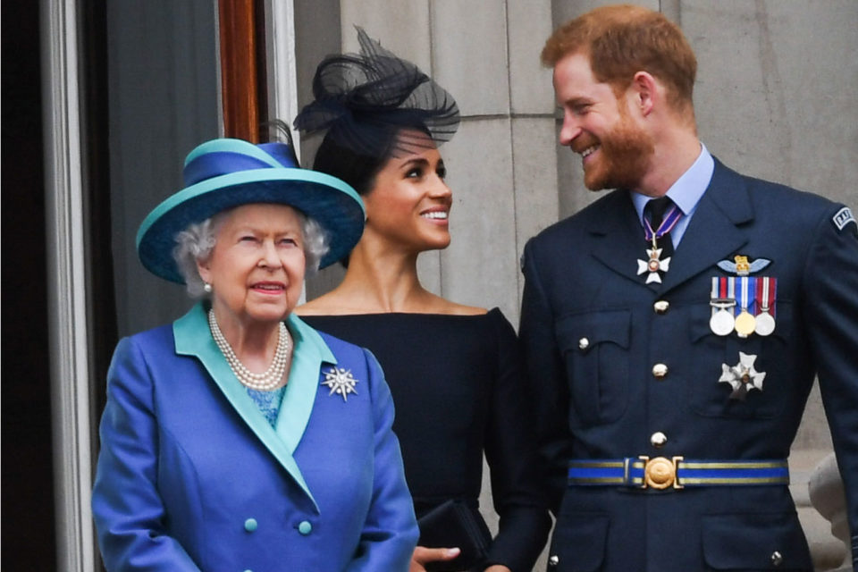 Rainha Elizabeth II aceita transição para Harry e Meghan