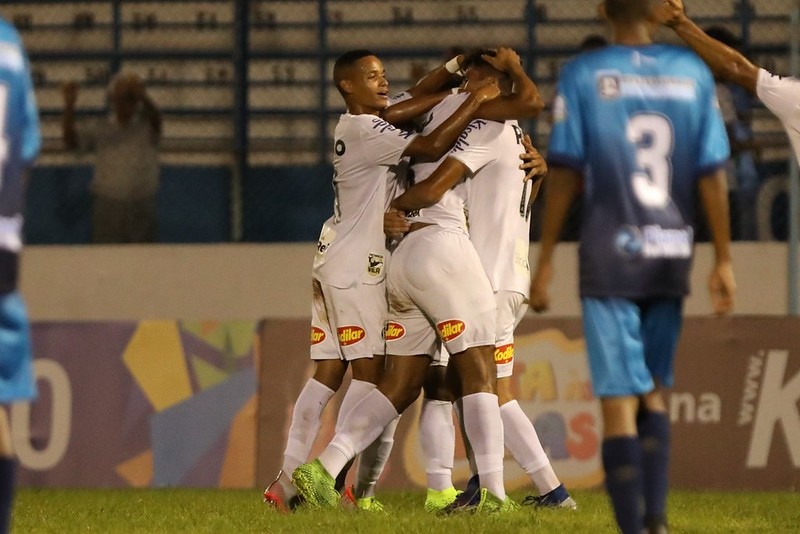 Santos faz 7 a 0 e Inter avança à próxima fase da Copa São Paulo