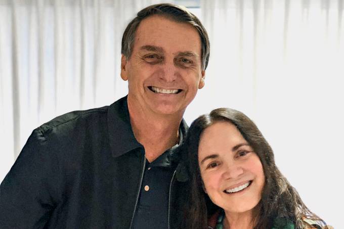 Bolsonaro vai ao Rio se encontrar com Regina Duarte