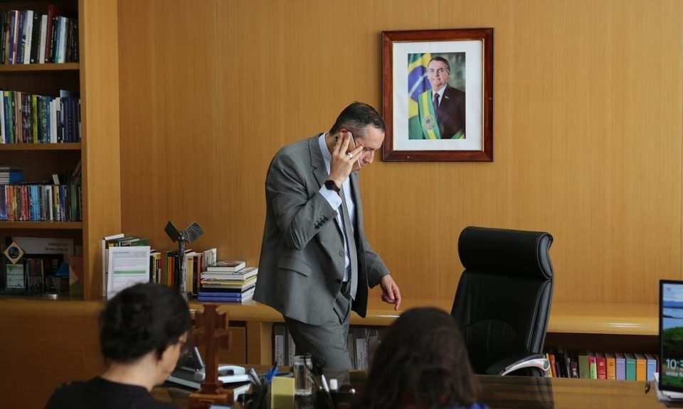 Curiosidade de uma anônima derrubou secretário de Cultura de Bolsonaro