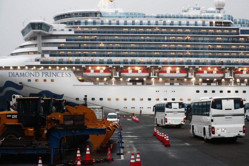 Japão confirma mais 99 casos de coronavírus em navio de cruzeiro