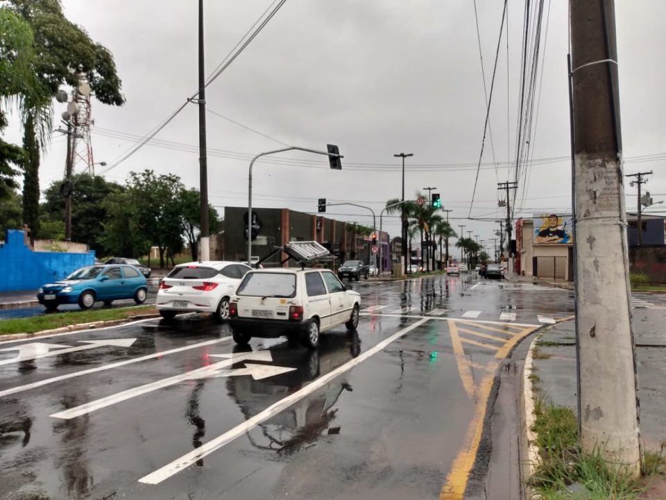 Prefeito entrega reestruturação da Avenida da Saudade