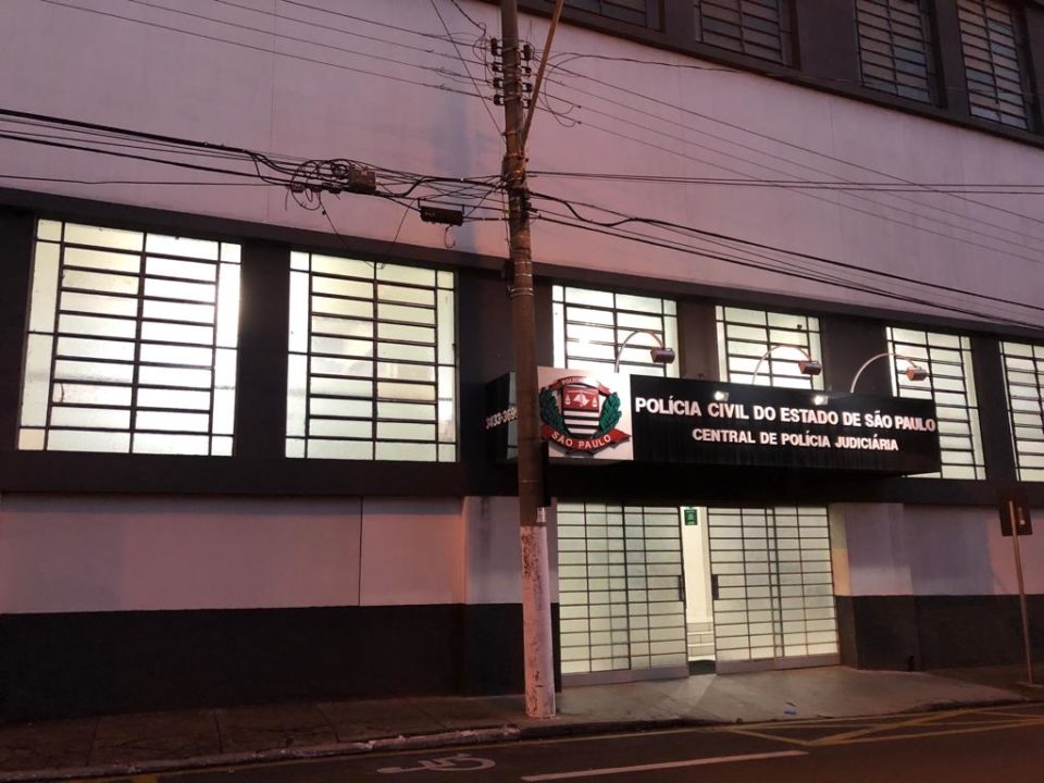 Moto é furtada em frente de bar no Nova Marília