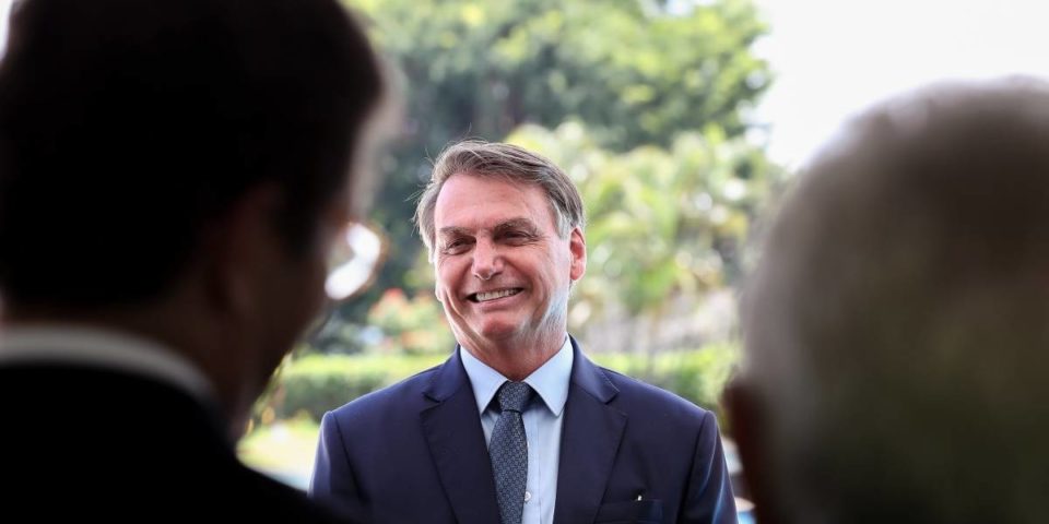 Bolsonaro sanciona lei para enfrentamento do novo coronavírus