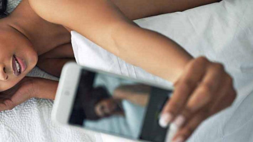 Smartphone lançado no Japão não deixa usuário fazer ‘nudes’