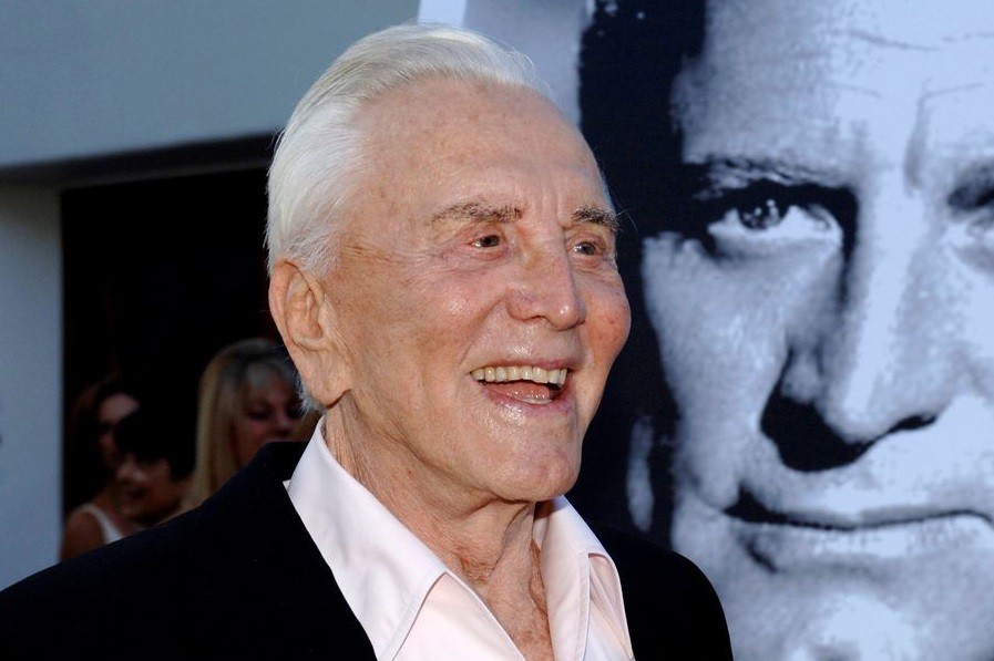 Kirk Douglas visitou o Brasil em 1963 e elogiou a bossa nova