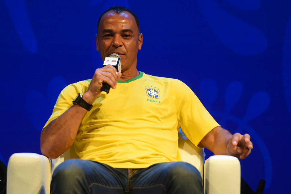 Cafu critica Brasil de 2018 por depender de Neymar