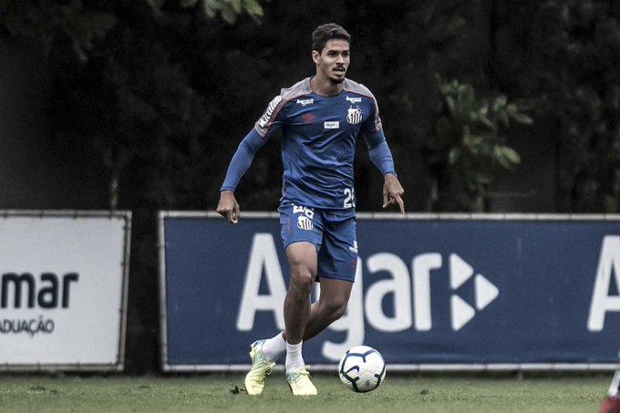 Santos muda melhor defesa para entrada de titular de 2019