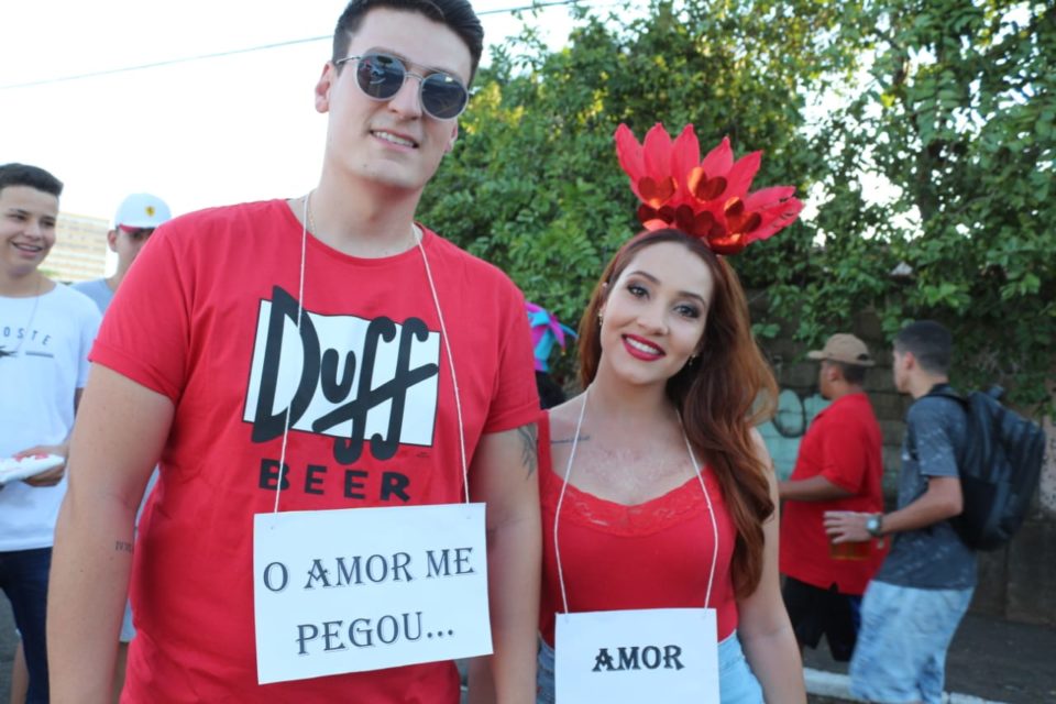 Pré-Carnaval em Marília tem ‘febre das plaquinhas’ e curiosidades
