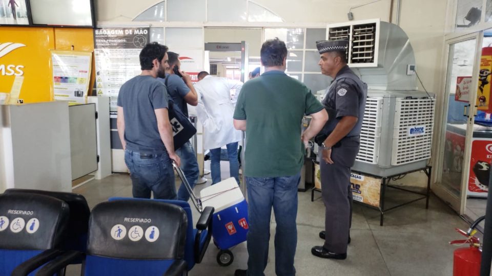 PM escolta órgãos para doação até aeroporto de Marília