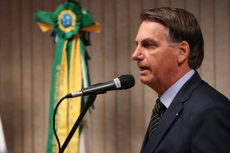 Bolsonaro assina proposta de reforma administrativa que enviará após carnaval