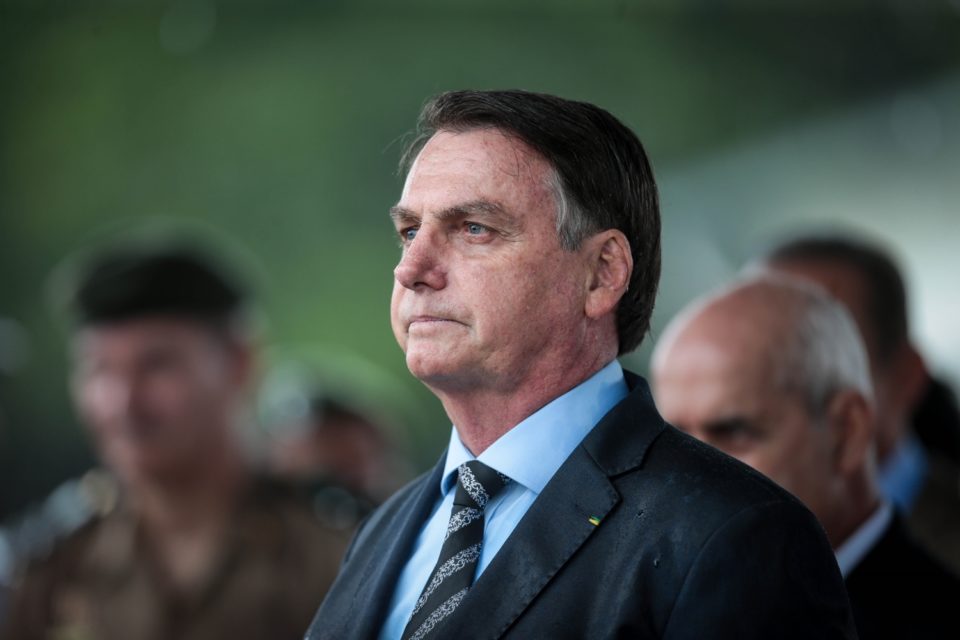 ‘Se usar ministério para eleição, é cartão vermelho’, diz Bolsonaro