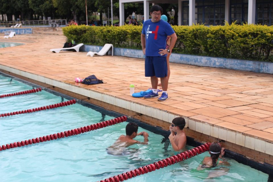 Equipe de natação de Marília retoma os treinos