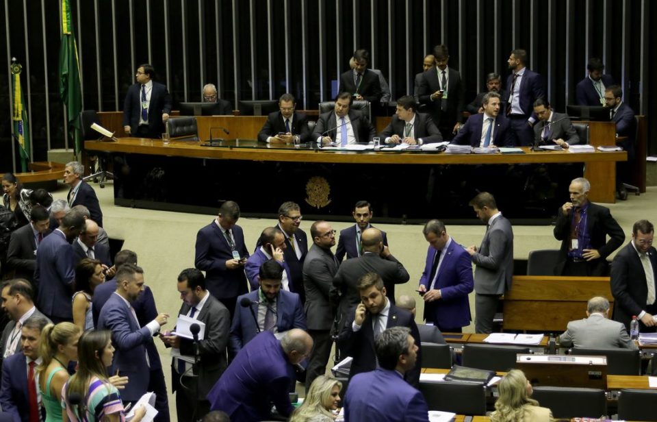 Câmara aprova texto-base de MP sobre crédito rural