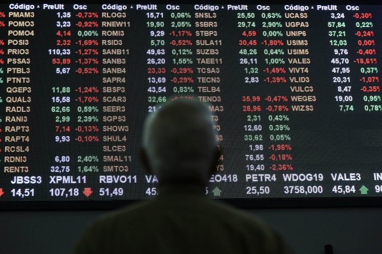 Bolsa brasileira interrompe negócios após queda de 10%