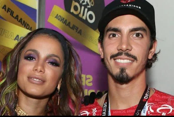 Anitta assume namoro com sambista Gabriel David