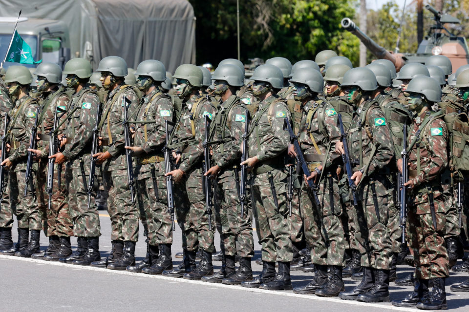 Clube Militar convoca protestos contra o Congresso e o STF