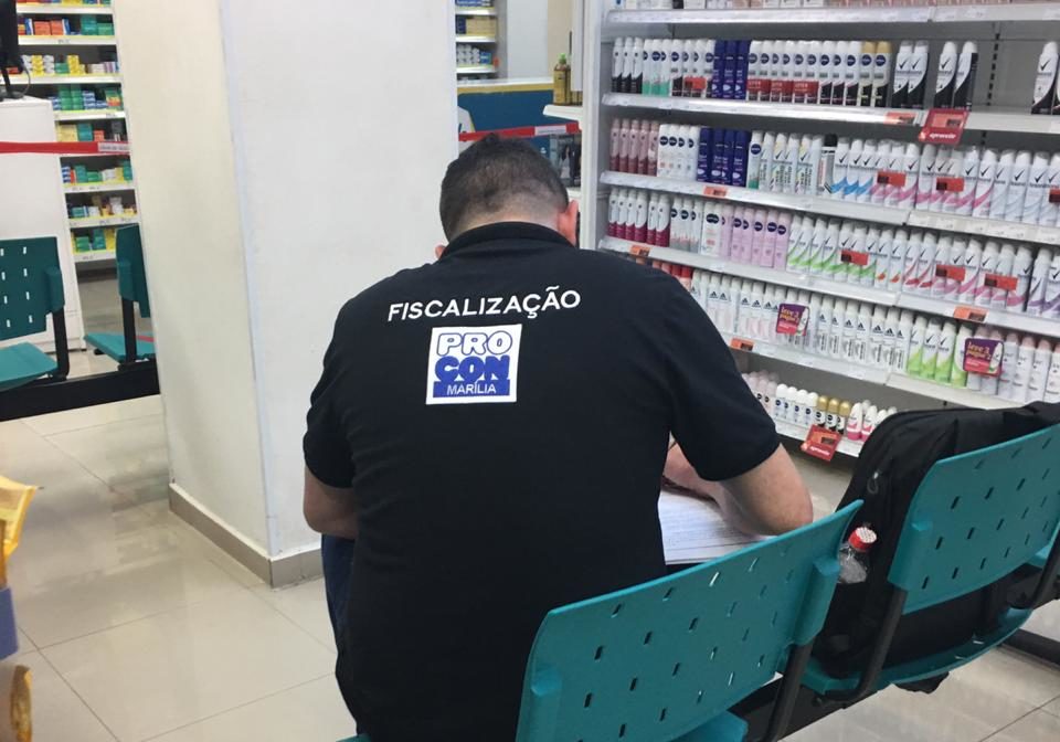 Procon notifica onze farmácias por suspeita de preços abusivos
