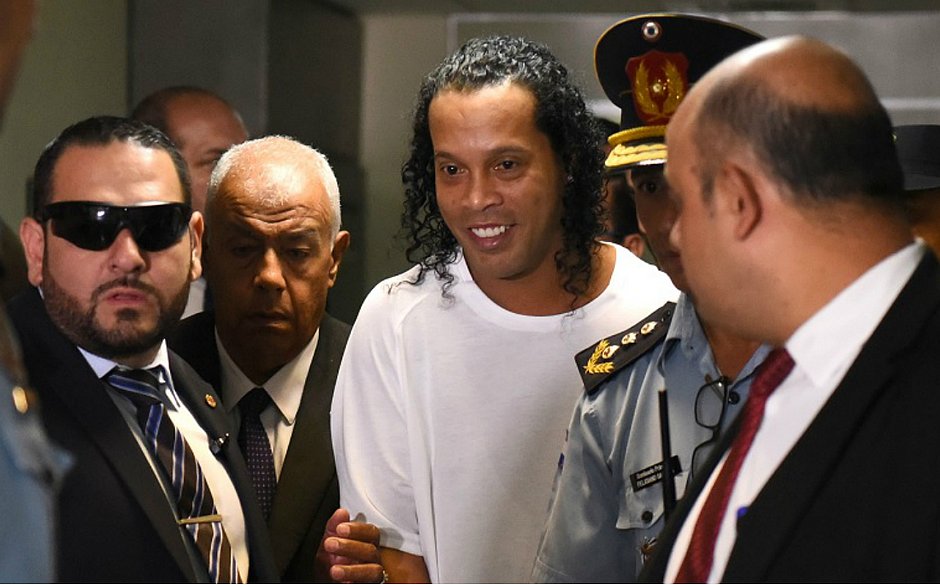 Caso Ronaldinho envolve policiais, fiscais e até banco estatal