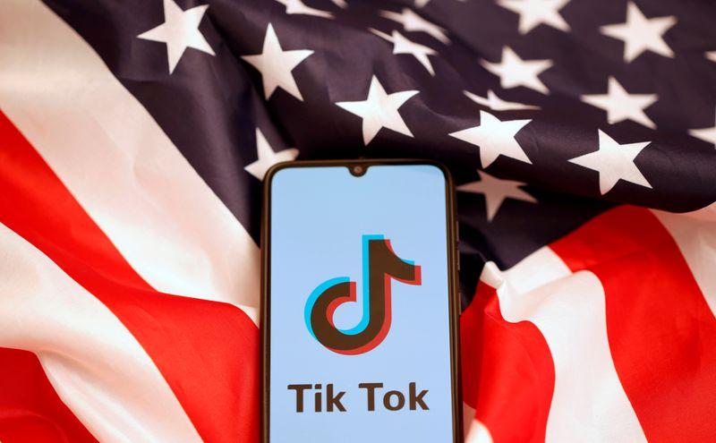 Senadores tentam proibir funcionários de usarem o TikTok