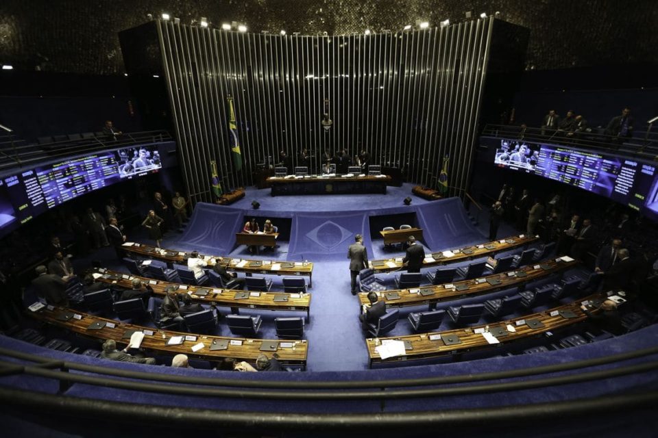 Senado inclui trabalhador intermitente no auxílio emergencial