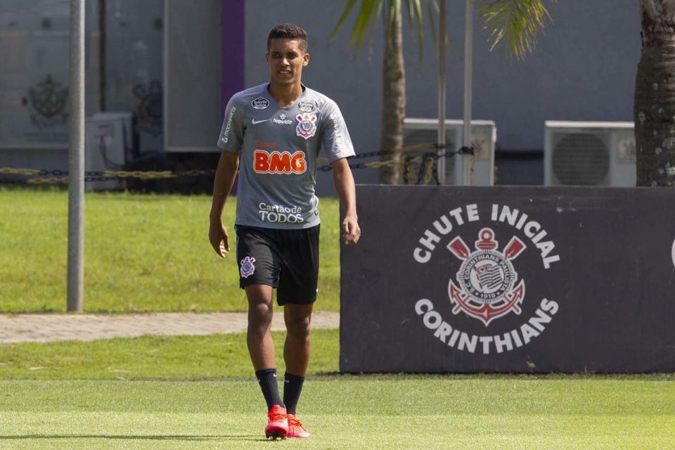 Corinthians: Pedrinho volta aos treinos do time