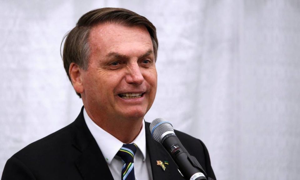 “Não é isso tudo”, diz Bolsonaro sobre crise do coronavírus