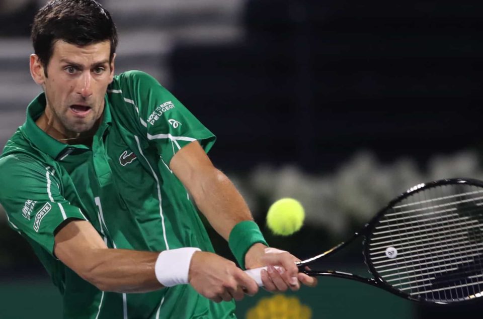 Novak Djokovic faz doação e ajuda hospitais contra a Covid-19