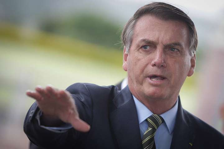 Picos de novos seguidores de Bolsonaro coincidem com crises