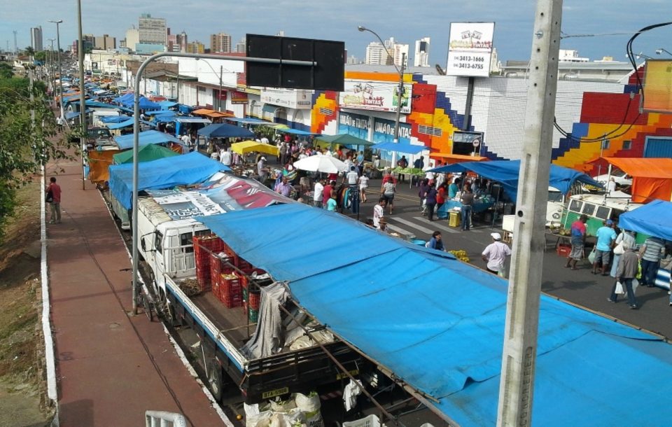 Feiras voltam a funcionar com restrições neste domingo