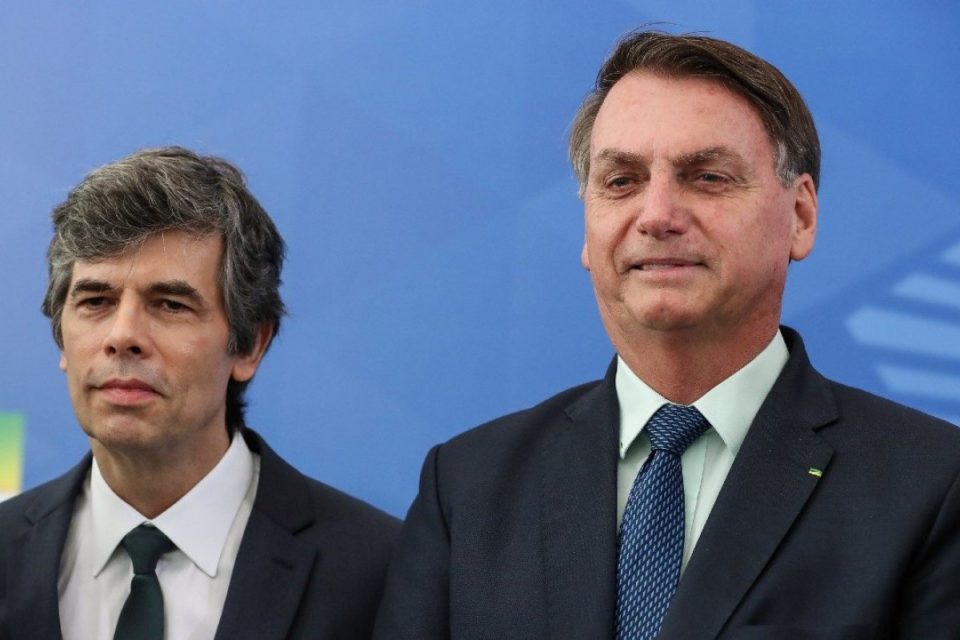 Bolsonaro e Teich se reúnem para debater uso da cloroquina