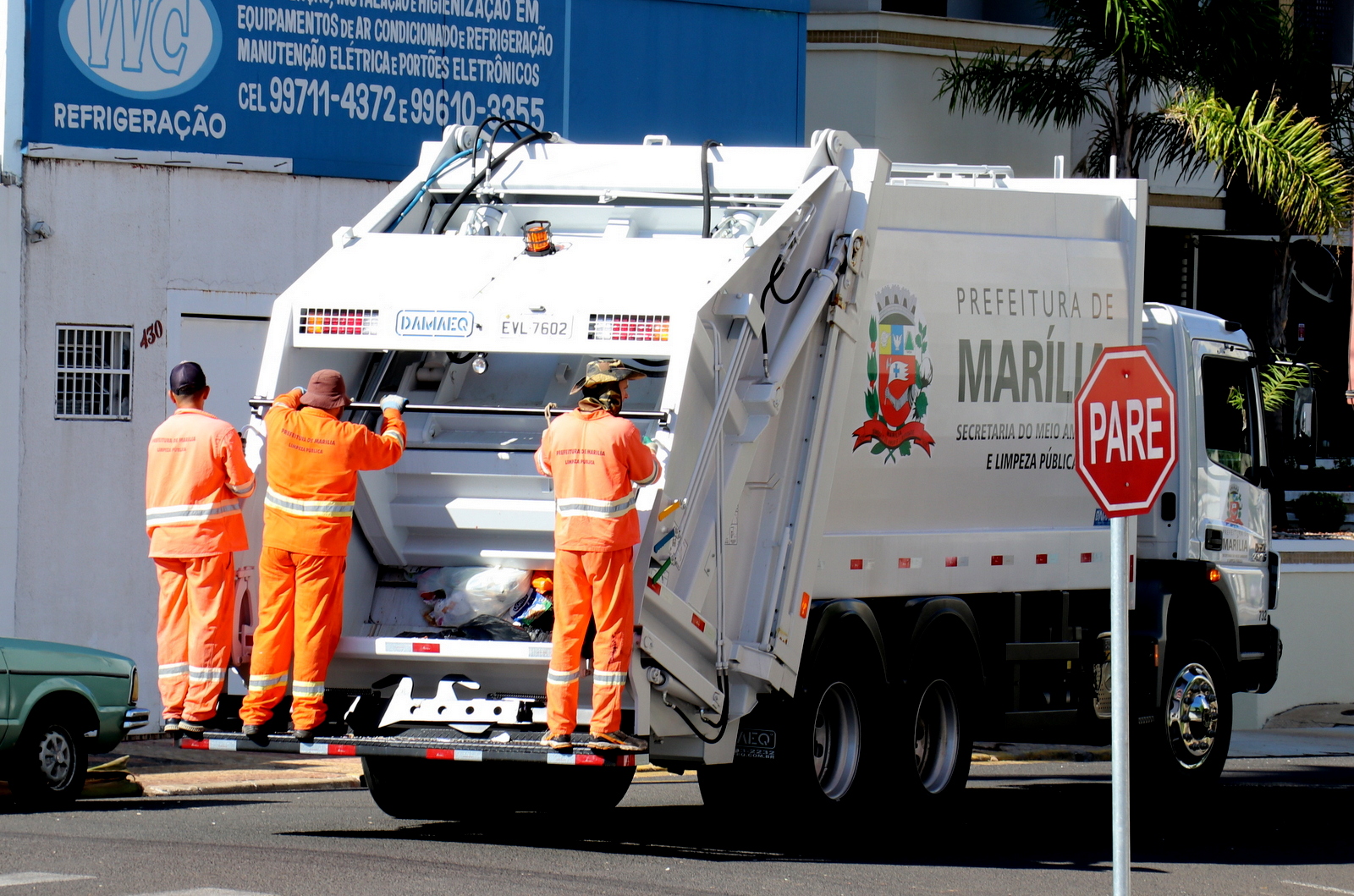 Prefeitura mantém limpeza urbana e pede colaboração popular  Marília