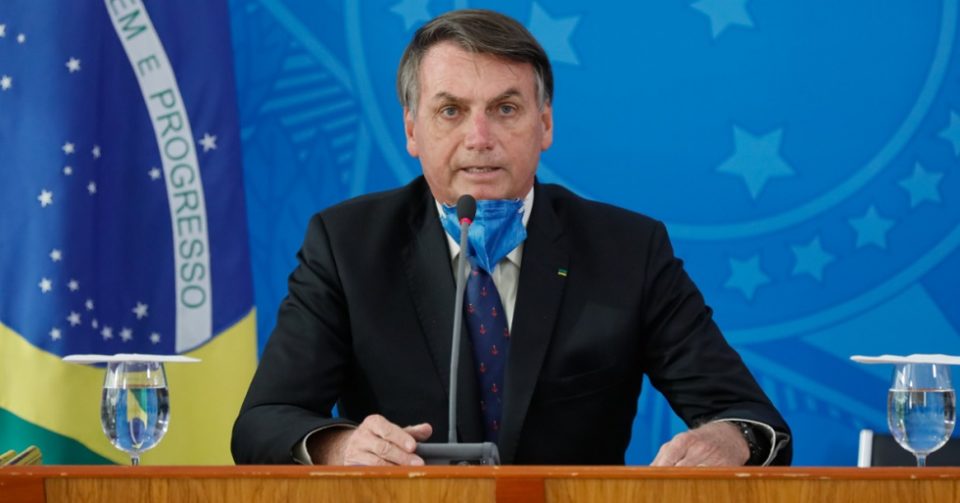 Jair Bolsonaro tenta romper isolamento político