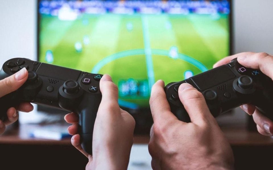 Pandemia leva esportistas a se enfrentarem em videogames