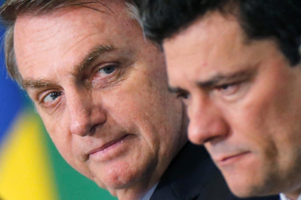 Bolsonaro acompanha demissão de Moro pela TV