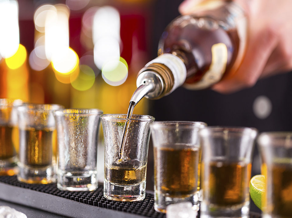 Polícia de São Paulo faz nova operação contra falsificadores de bebidas no Estado