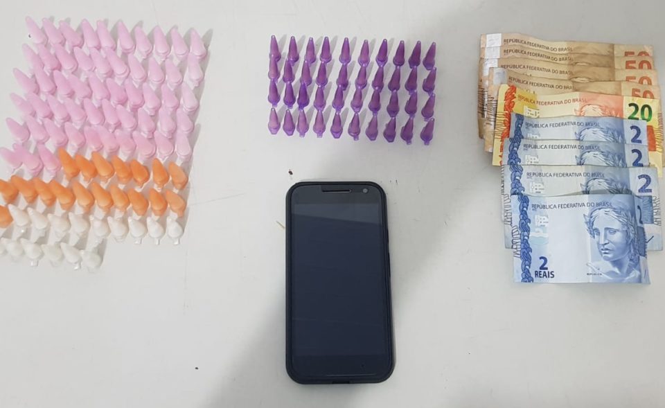 Homem é preso com crack e cocaína no Argollo Ferrão