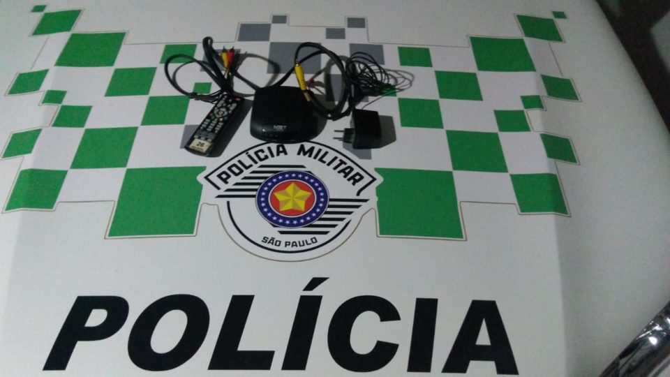 Hóspede de hotel pega objeto e é flagrado pela polícia