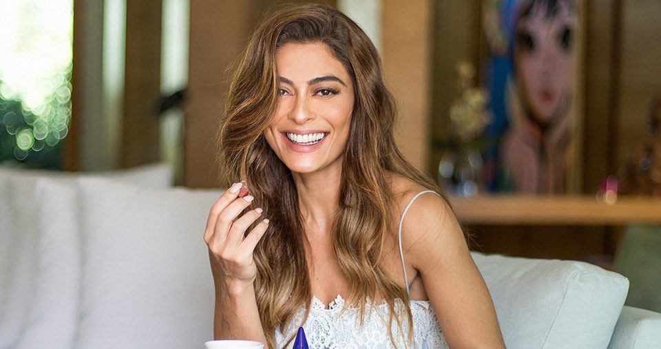 Juliana Paes buscou ajuda espiritual para entender a pandemia