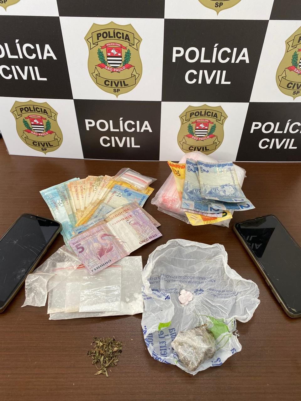 Dise de Tupã prende casal com drogas e dinheiro