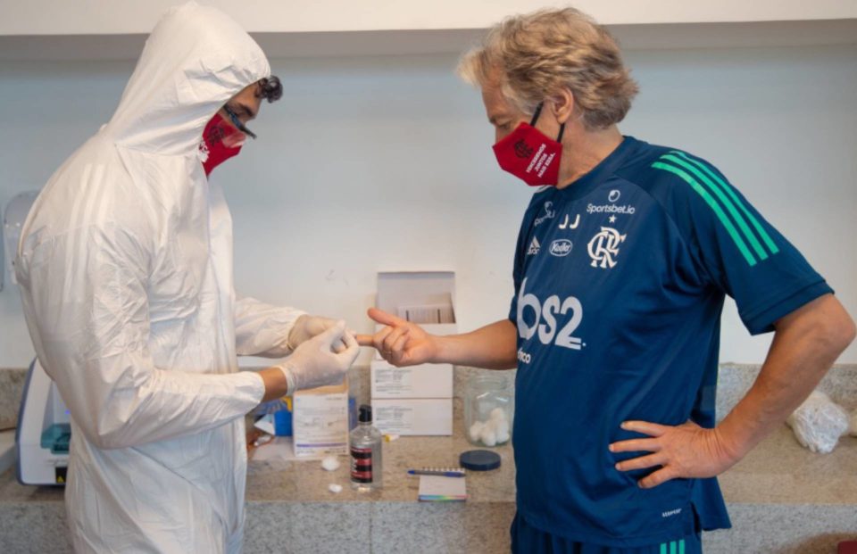 Flamengo volta a fazer exames e revela testes negativos